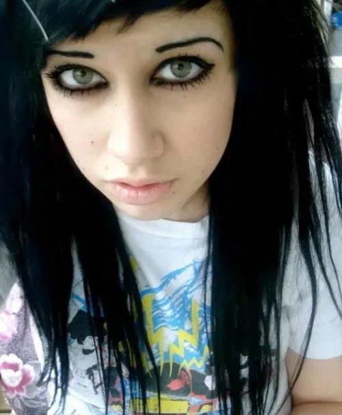 Chicas Emo” | ¡Este Sitio es una "Güeb" Atacante!