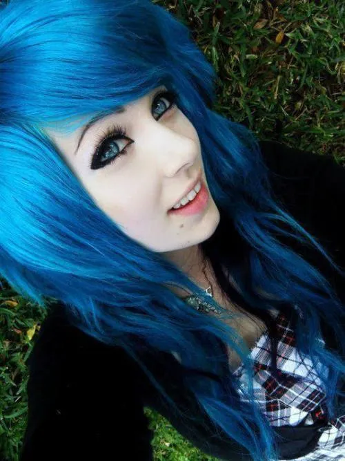 Chicas emos con cabello azul - Imagui