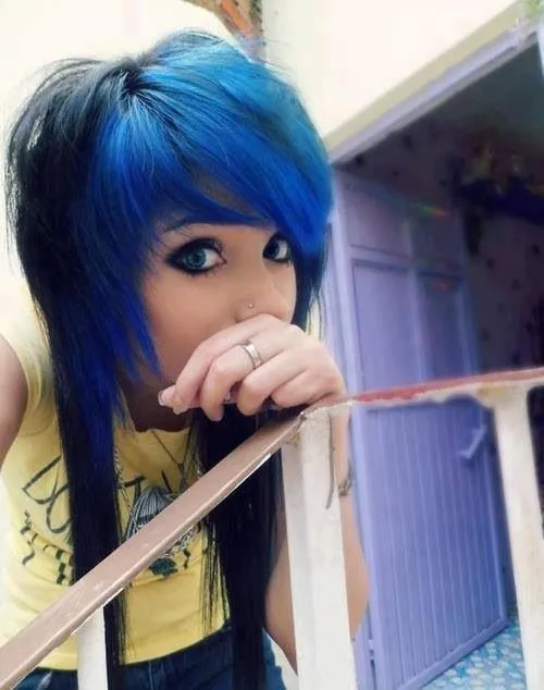 Chicas emos con cabello azul - Imagui