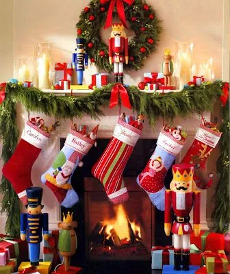 ChicDecó: Calcetines infantiles para la chimenea. ChicDecó: Calcetines infantiles para la chimenea.