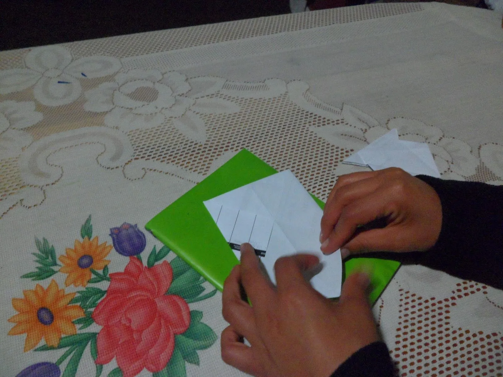 CHIKIIDEAS": Peces de origami y de papel de colores con foami.