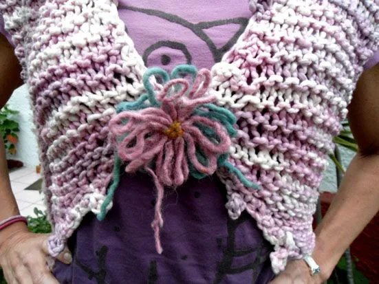 Chinpukilla Tejido a mano - Diseño Ecológico: Bolero cielo rosa