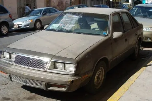 Usan cholos carro chatarra para robar / foto denuncia Usan cholos carro chatarra para robar / foto denuncia