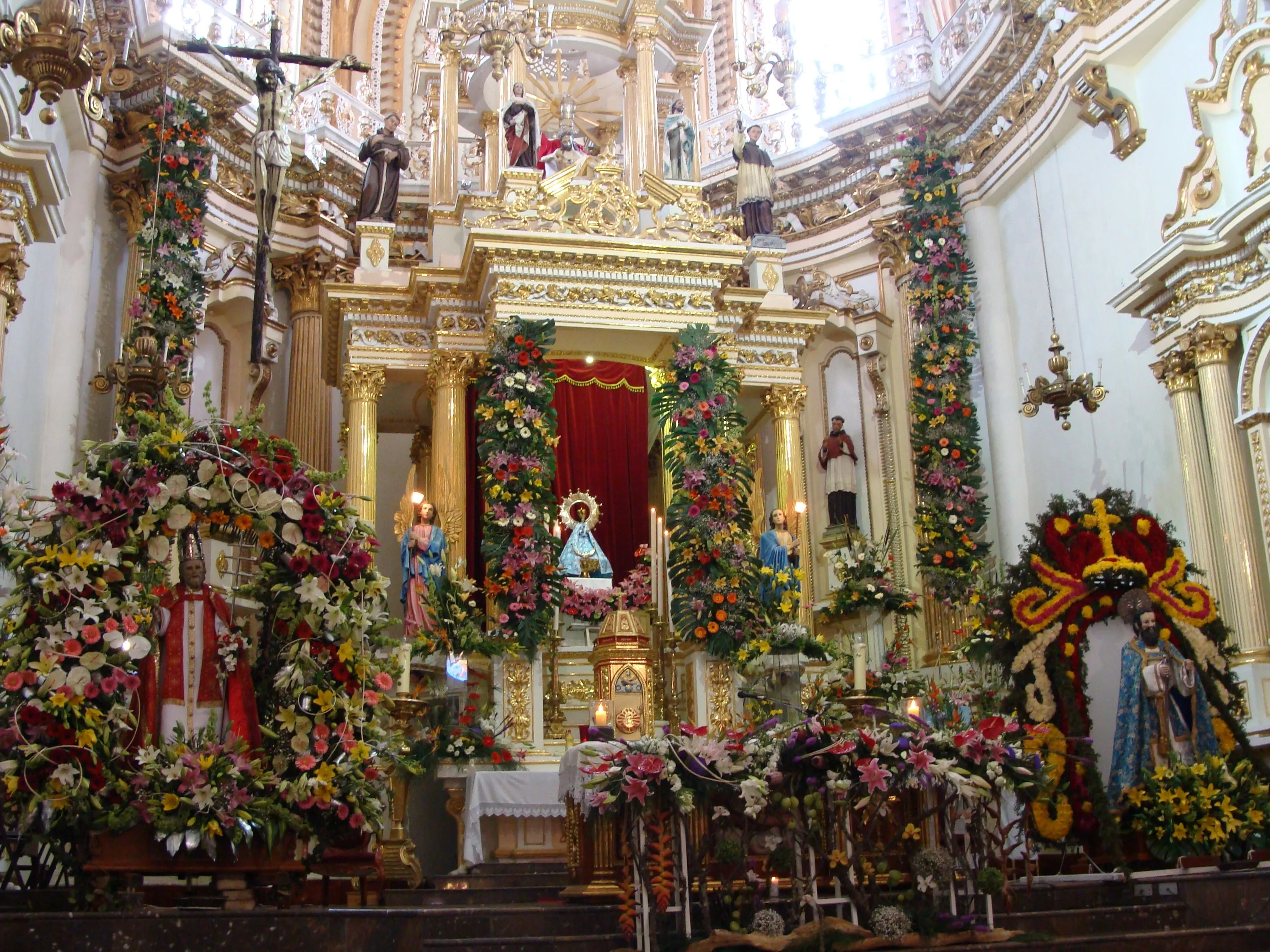 Cholula: iglesias, flores y gran pirámide | unmundodeluz Cholula: iglesias, flores y gran pirámide | unmundodeluz