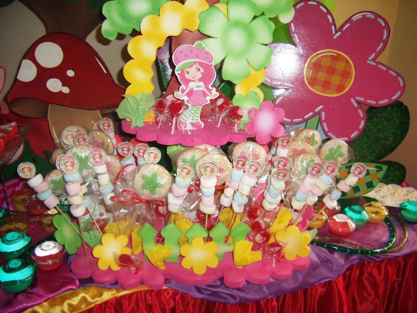 Mesa de dulces infantiles de frutillita - Imagui Mesa de dulces infantiles de frutillita - Imagui