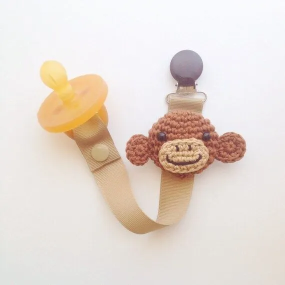 Chupetero Mono Clip Chupete Clip Para Chupete por MarigurumiShop Chupetero Mono Clip Chupete Clip Para Chupete por MarigurumiShop