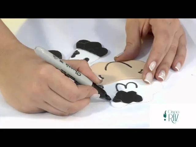 Clase 3 - Adorno Infantil en Foamy - YouTube Clase 3 - Adorno Infantil en Foamy - YouTube