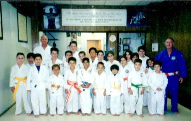 Clearing A Space con niños Judokas