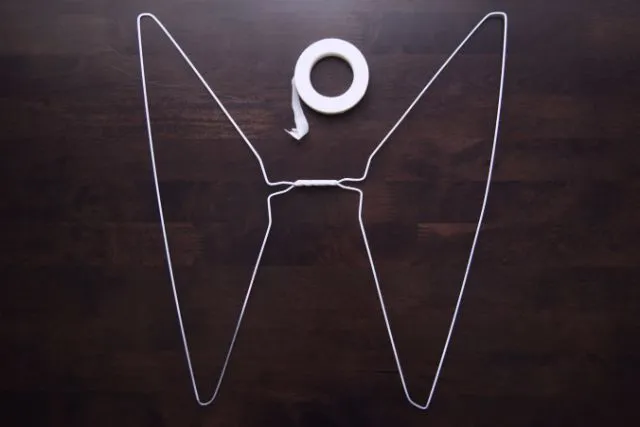 Clo By Clau!: DIY: Crepe paper angel wings - Cómo hacer alitas de ... Clo By Clau!: DIY: Crepe paper angel wings - Cómo hacer alitas de ...