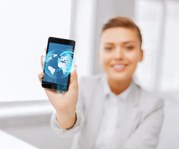 Close up de mujer de negocios con el teléfono inteligente — Foto ...