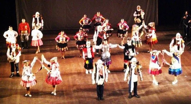 CNF - Perú: Trabajo Corporal en la Danza Folklórica CNF - Perú: Trabajo Corporal en la Danza Folklórica