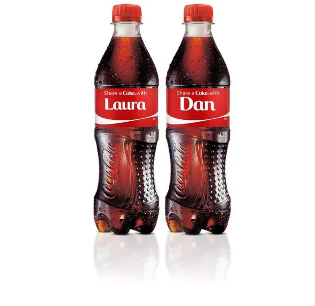 El día en que Coca Cola cambió de nombre. Share a Coke with Laura, Dan. El día en que Coca Cola cambió de nombre. Share a Coke with Laura, Dan.