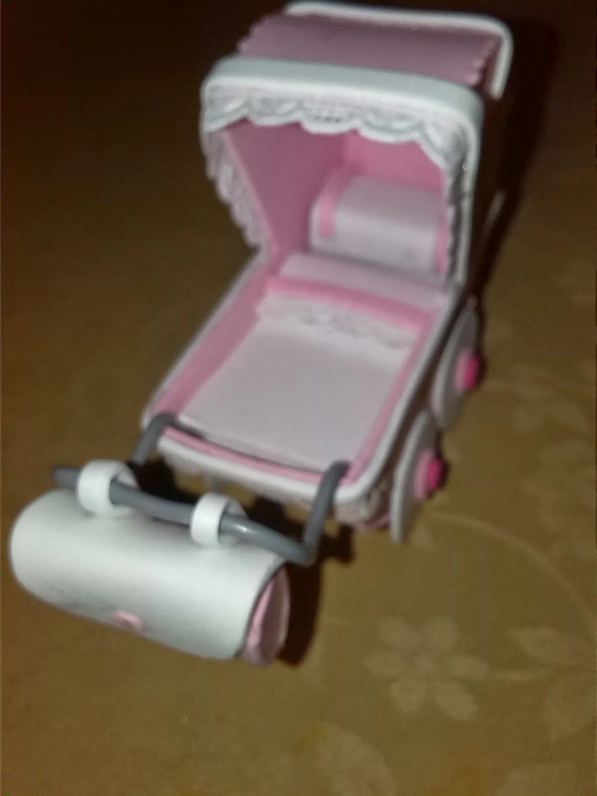 Coche de bebe en goma eva. | Restauración y manualidades