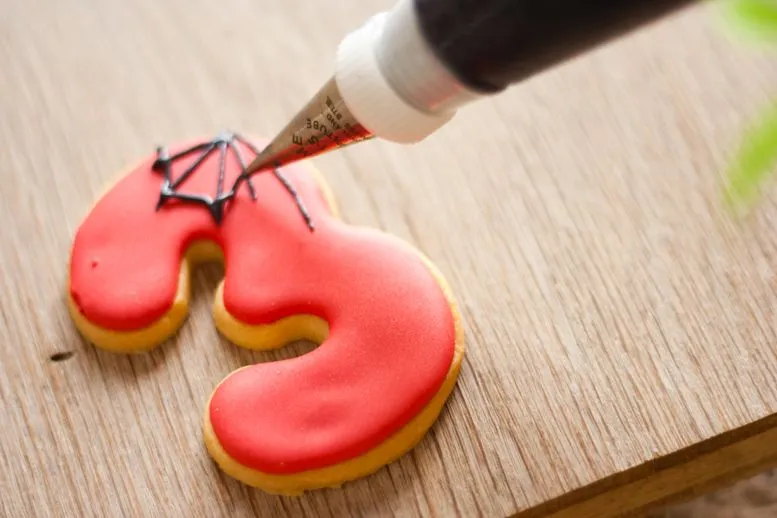 La Cocina de Carolina: Galletas de spiderman, tutorial La Cocina de Carolina: Galletas de spiderman, tutorial