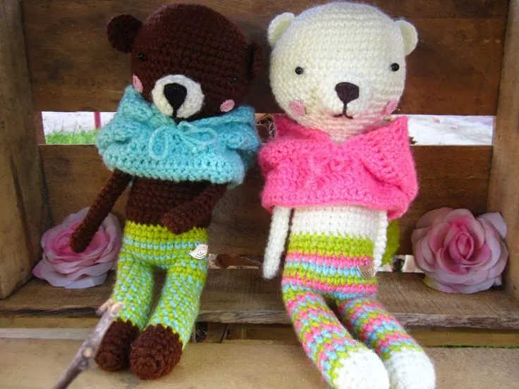 Coco y Mila ositos amigurumis con capucha. $7500 . regalos hechos ... Coco y Mila ositos amigurumis con capucha. $7500 . regalos hechos ...