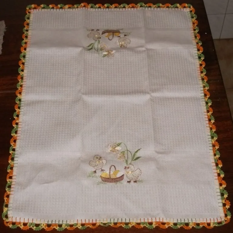 coisas de agulha e pincel: Pano de cozinha com renda colorida coisas de agulha e pincel: Pano de cozinha com renda colorida