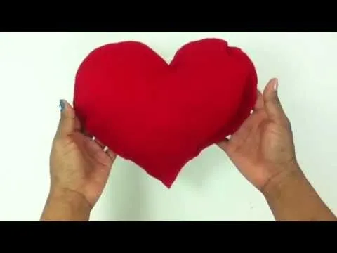 Hacer un cojín de corazón - Manualidades en casa - YouTube Hacer un cojín de corazón - Manualidades en casa - YouTube