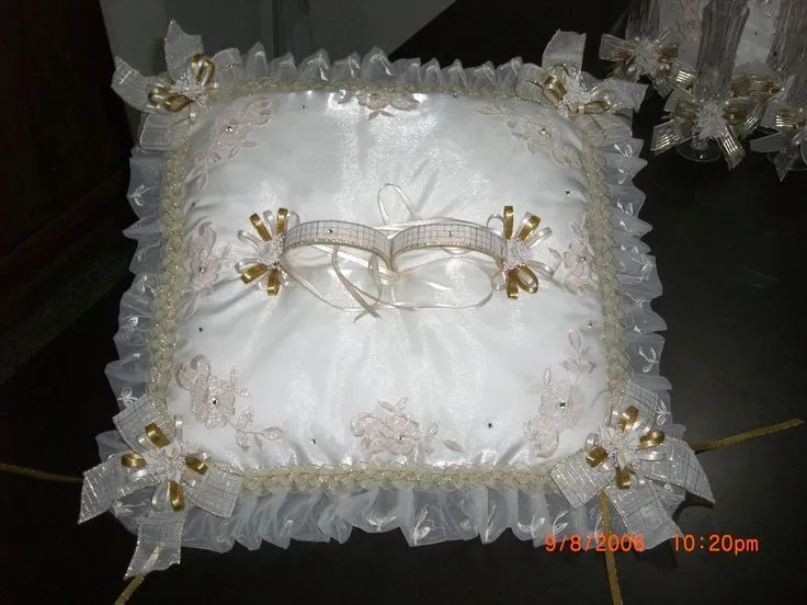 Cojín Zapatilla Quince Años | FinestDeco | Pinterest Cojín Zapatilla Quince Años | FinestDeco | Pinterest
