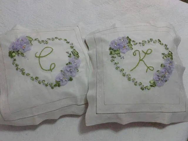 bordado liston on Pinterest | Punto De Cruz, Ems and Pansies