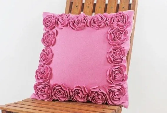 Cojines decorados con flores de fieltro - Imagui Cojines decorados con flores de fieltro - Imagui