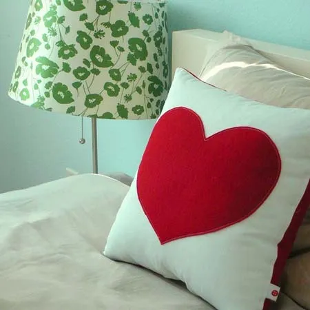 Como hacer un cojín con forma de corazón | Decoración Hogar, Ideas ... Como hacer un cojín con forma de corazón | Decoración Hogar, Ideas ...