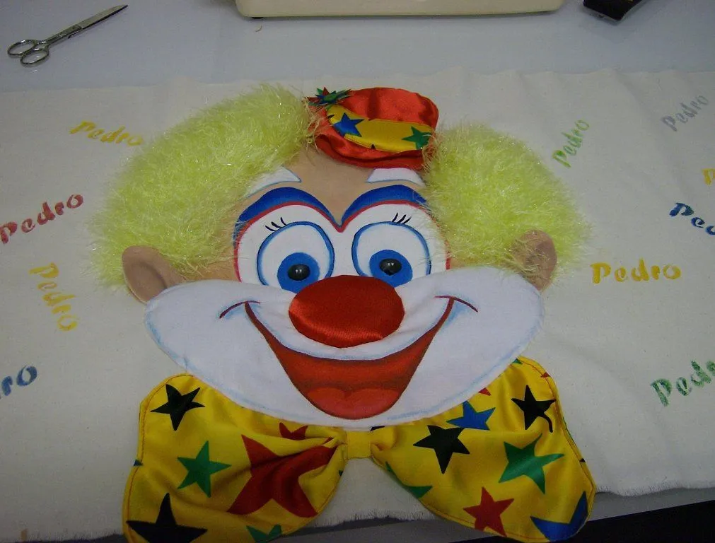 coj?n almohada con cara de payaso. | Aprender manualidades es ... coj?n almohada con cara de payaso. | Aprender manualidades es ...
