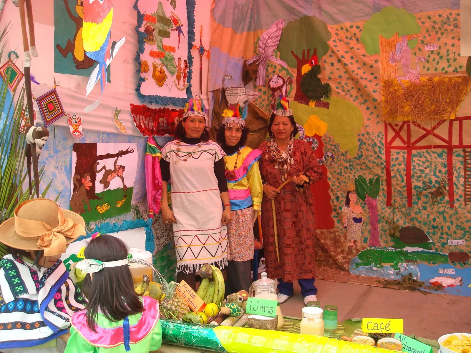 Colegio Anglicano Santísima Trinidad": "GRAN FERIA REGIONAL"