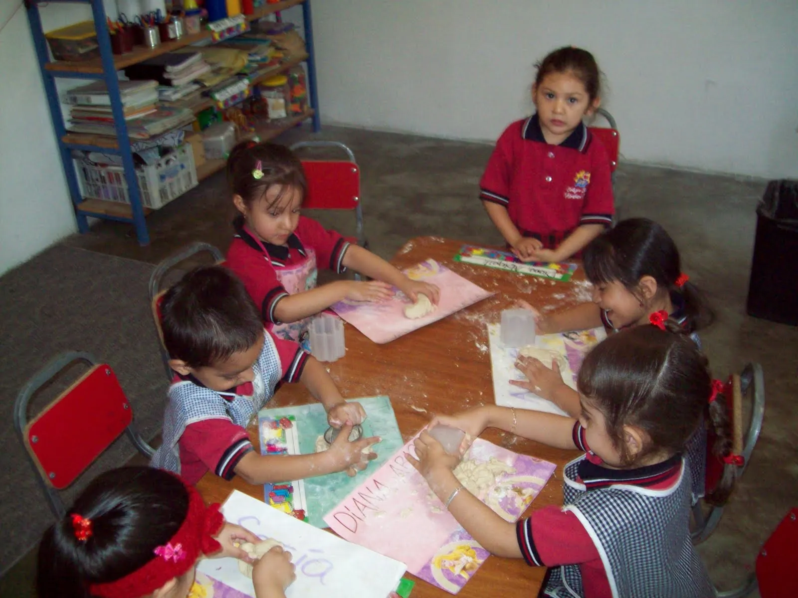 COLEGIO BILINGUE ABRAHAM R. CELIS PREESCOLAR: 1° KINDER JUGANDO A ...