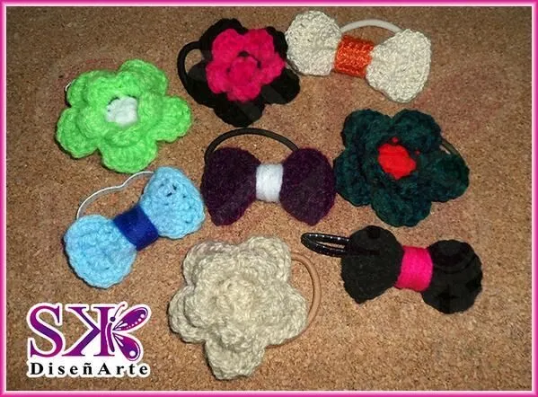 Colitas de flor y lazo, perfectas para niñas coquetas. Realizadas ...