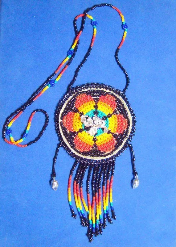 Collares de chaquira huichol - Imagui