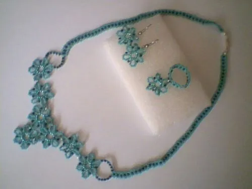 Como hacer aretes con chaquiras paso a paso - Imagui Como hacer aretes con chaquiras paso a paso - Imagui