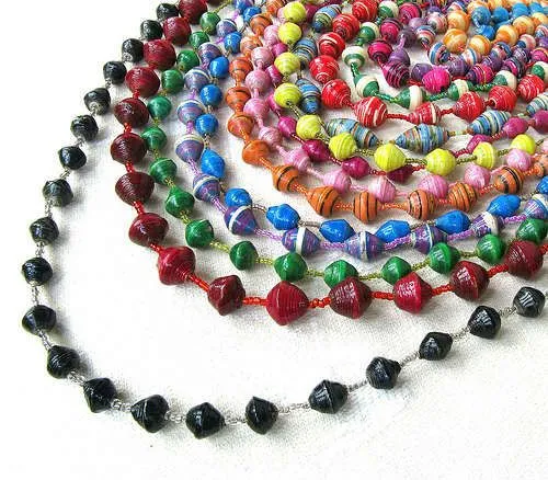 Collares hechos con papel reciclado | Manualidades faciles Collares hechos con papel reciclado | Manualidades faciles