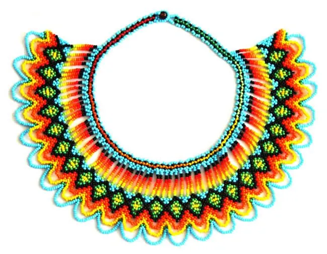 Collares Pectorales tejidos con Chaquiras y piedras multicolores ...