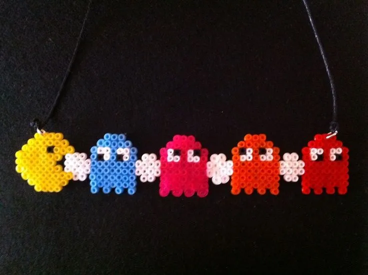 Collaret Pacman | Punto de Cruz / Hama Beads | Pinterest Collaret Pacman | Punto de Cruz / Hama Beads | Pinterest
