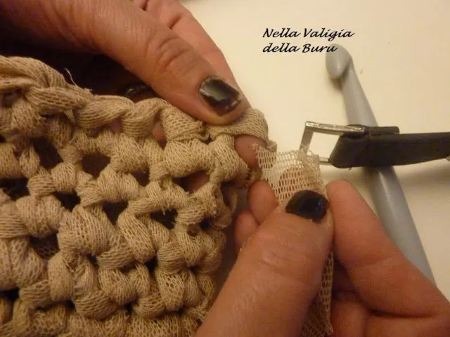 Cómo colocar asas a un bolso | El blog de trapillo.com Cómo colocar asas a un bolso | El blog de trapillo.com