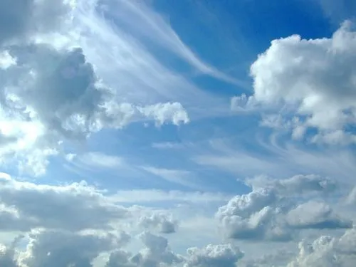 A qué se debe el color azul del cielo