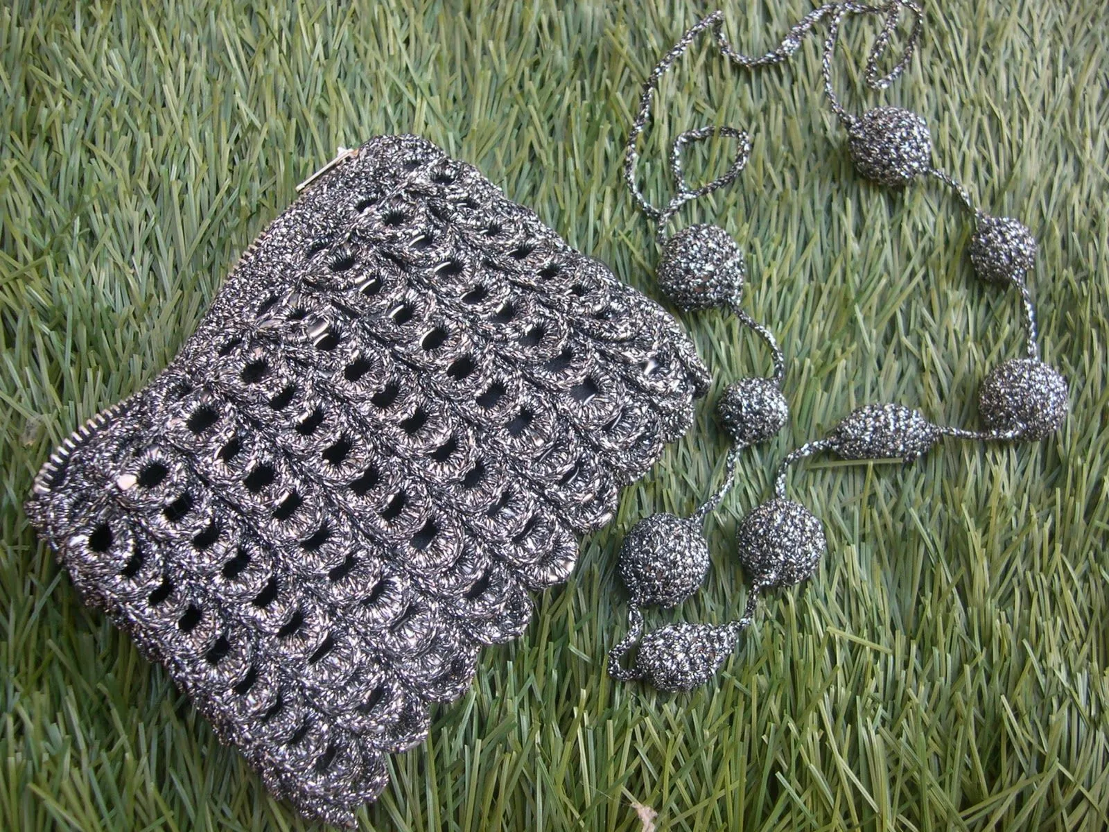 CoLoRíN: BOLSO de anillas de latas y COLLAR a juego CoLoRíN: BOLSO de anillas de latas y COLLAR a juego