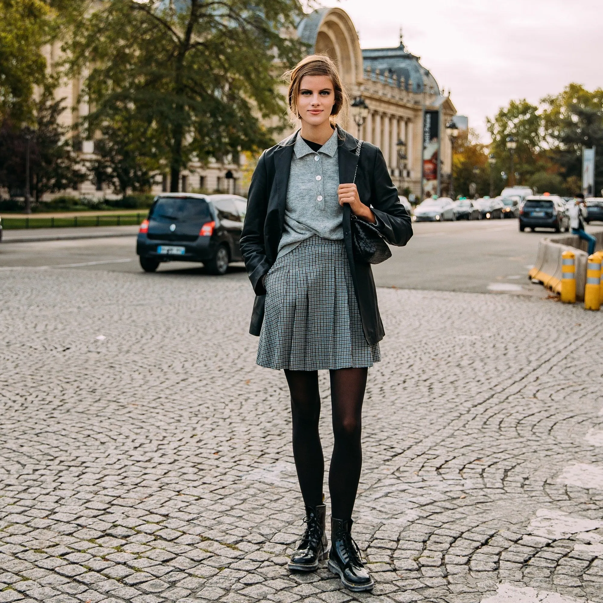Cómo combinar medias negras: su manual de estilo definitivo, según el  'street style' | Vogue España