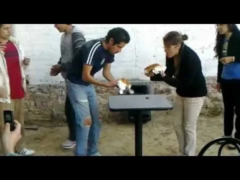 Comiendo de un pañal sucio, juego. Juegos para grupos de jóvenes ...