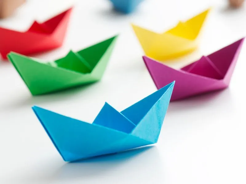 CÓMO SE HACE UN BARCO DE PAPEL? - Sortir amb nens CÓMO SE HACE UN BARCO DE PAPEL? - Sortir amb nens
