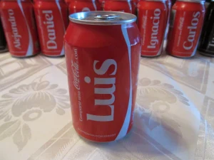 Comparte una Coca-Cola con Luis.