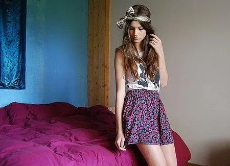 Complementos de cabello para invitadas: ideas de chicas anónimas