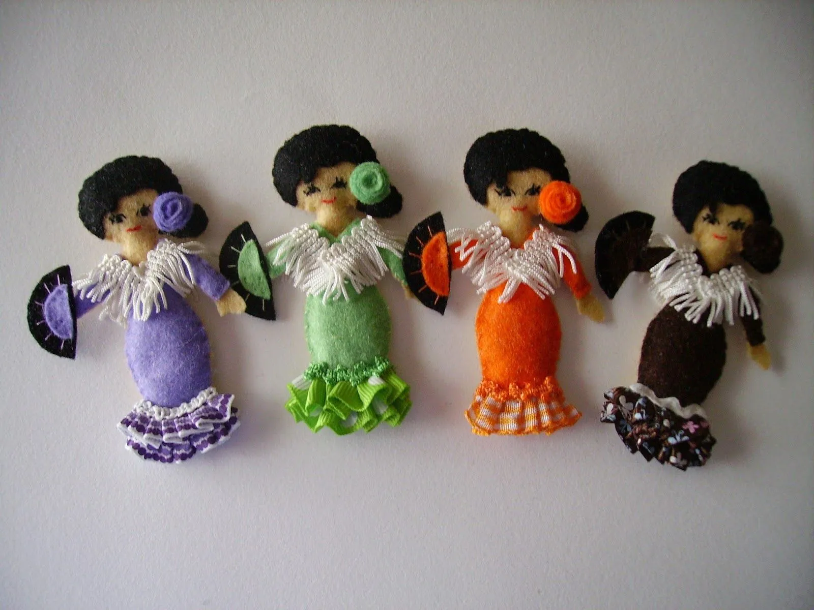 Complementos chulis de fieltro: Broches muñecas flamencas fieltro Complementos chulis de fieltro: Broches muñecas flamencas fieltro