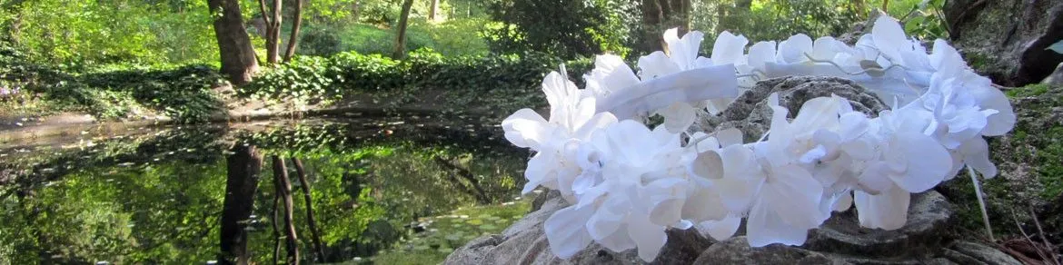 Complementos para niñas de primera comunión elaborados con flores ...