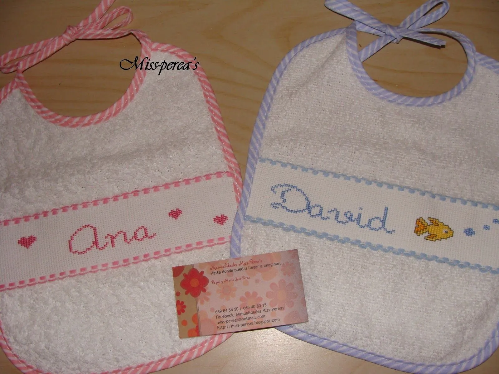 De compras con Miss-perea's: Baberos a punto de cruz De compras con Miss-perea's: Baberos a punto de cruz