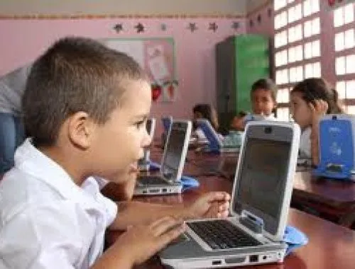 COMPUTACIÓN PARA NIÑOS de 8 a 12 años / Instituto Concepcion COMPUTACIÓN PARA NIÑOS de 8 a 12 años / Instituto Concepcion