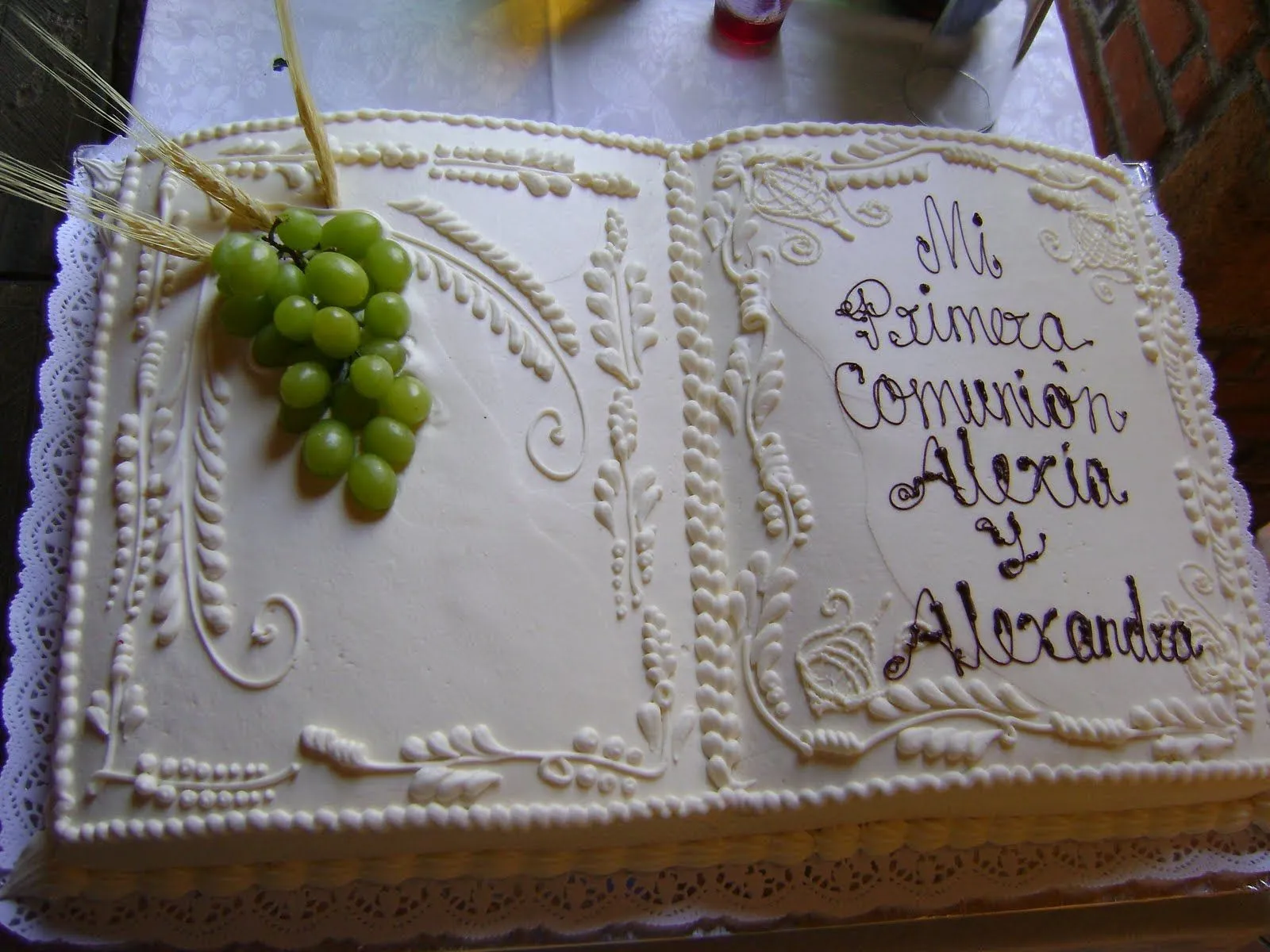 Pastel de primera comunion | pasteles primera comunion | Pinterest ...