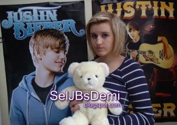 ... de un concierto de Justin Bieber - por lanzar un oso de peluche al ... de un concierto de Justin Bieber - por lanzar un oso de peluche al