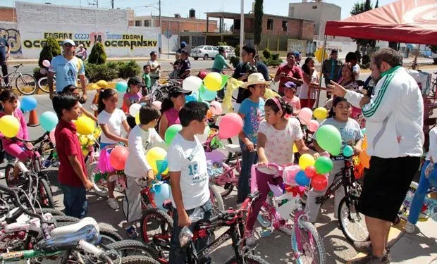 Hubo concurso de bicicletas adornadas en Recrea Vía