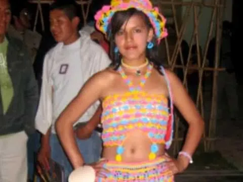 I CONCURSO DE VESTIDOS HECHOS CON MATERIAL RECICLADO - YouTube